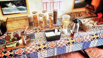 Desayuno bufé gratuito y diario