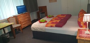 Family Room | Room amenity - Hotel Deutsches Haus (Cuxhaven)