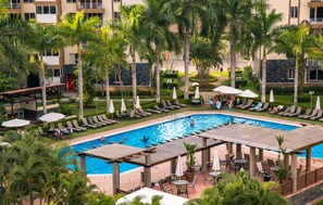 2 piscinas al aire libre