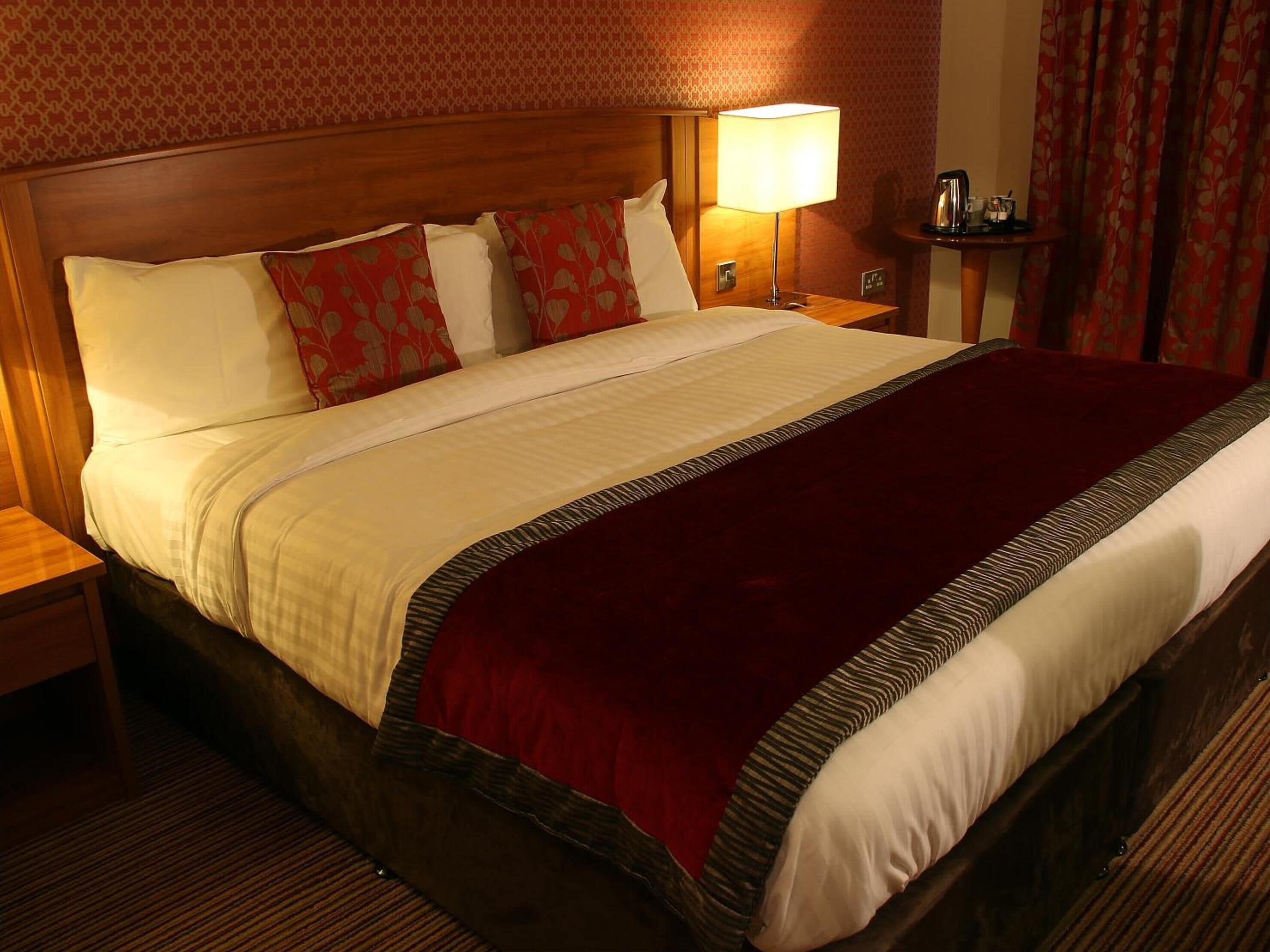 desk, iron/ironing board, free wifi, bed sheets