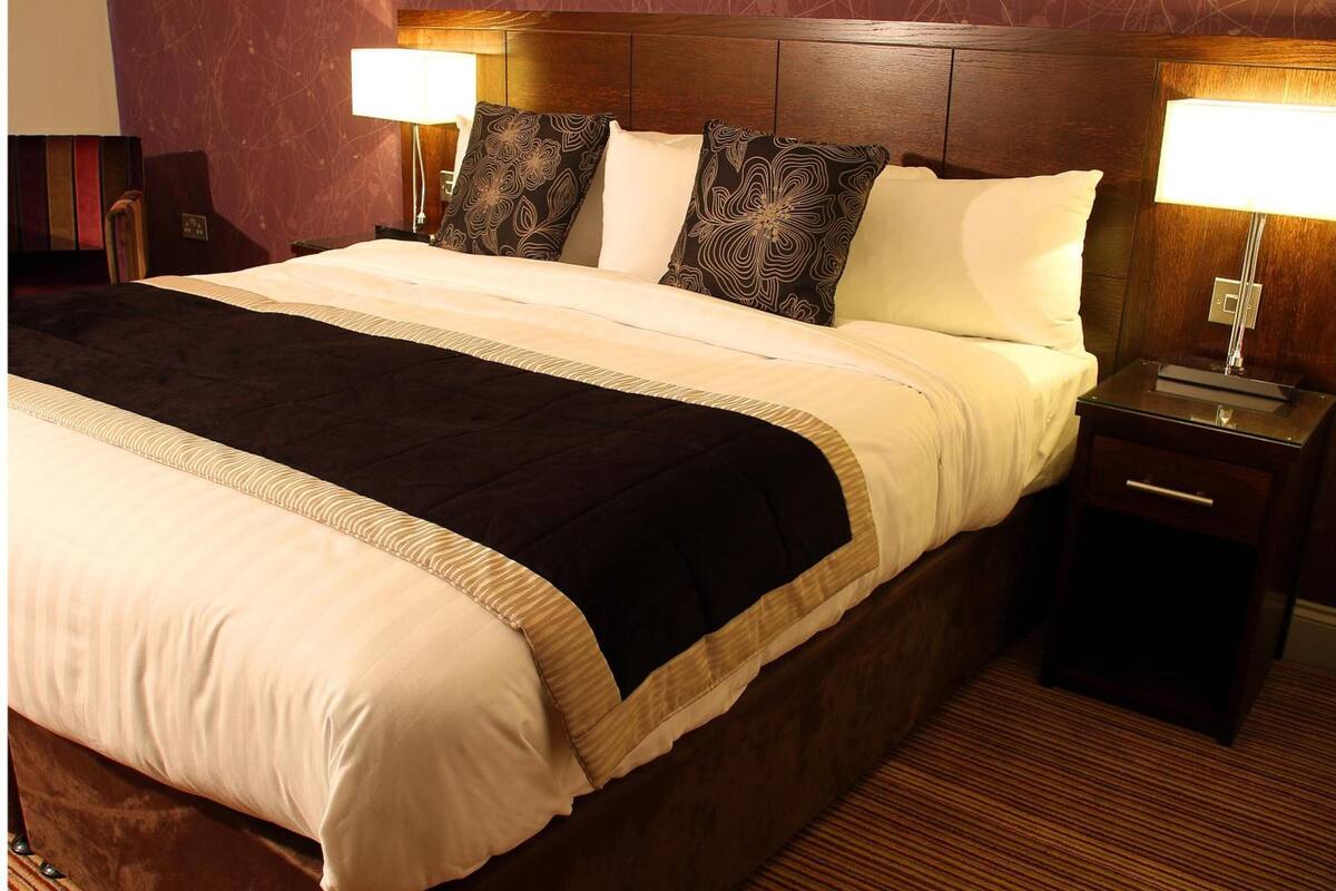 desk, iron/ironing board, free wifi, bed sheets