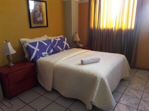 Double Room, 1 Double Bed | Minibar, free WiFi, bed sheets - Hotel Playa Murcielago (Manta)