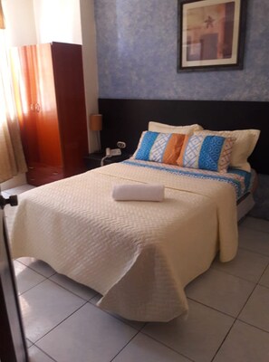 Doppelzimmer, 1 Doppelbett | Minibar, kostenloses WLAN, Bettwäsche