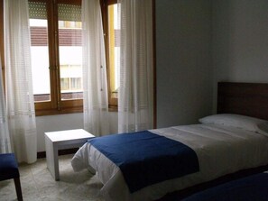 Twin kamer, privébadkamer | Gratis wifi, beddengoed