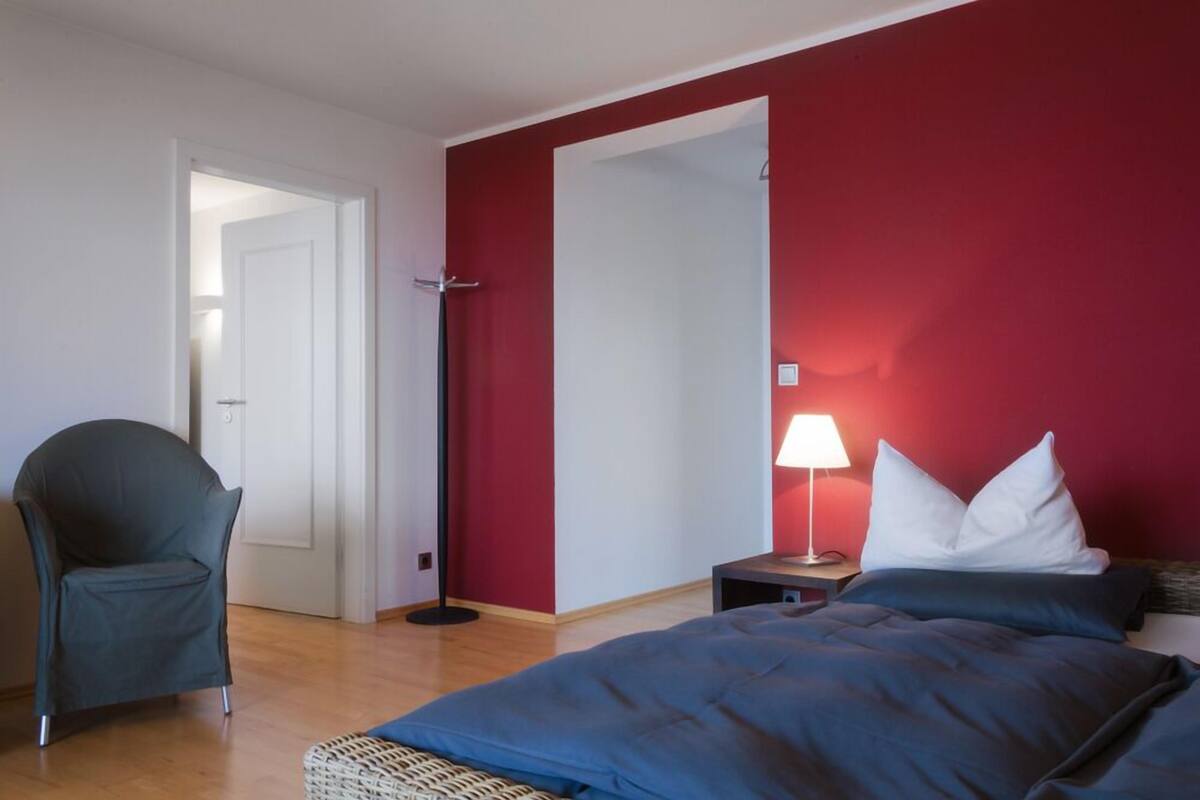 Junior Suite | In-room safe, desk, blackout curtains, iron/ironing board