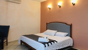 Standard Double Room, 1 King Bed