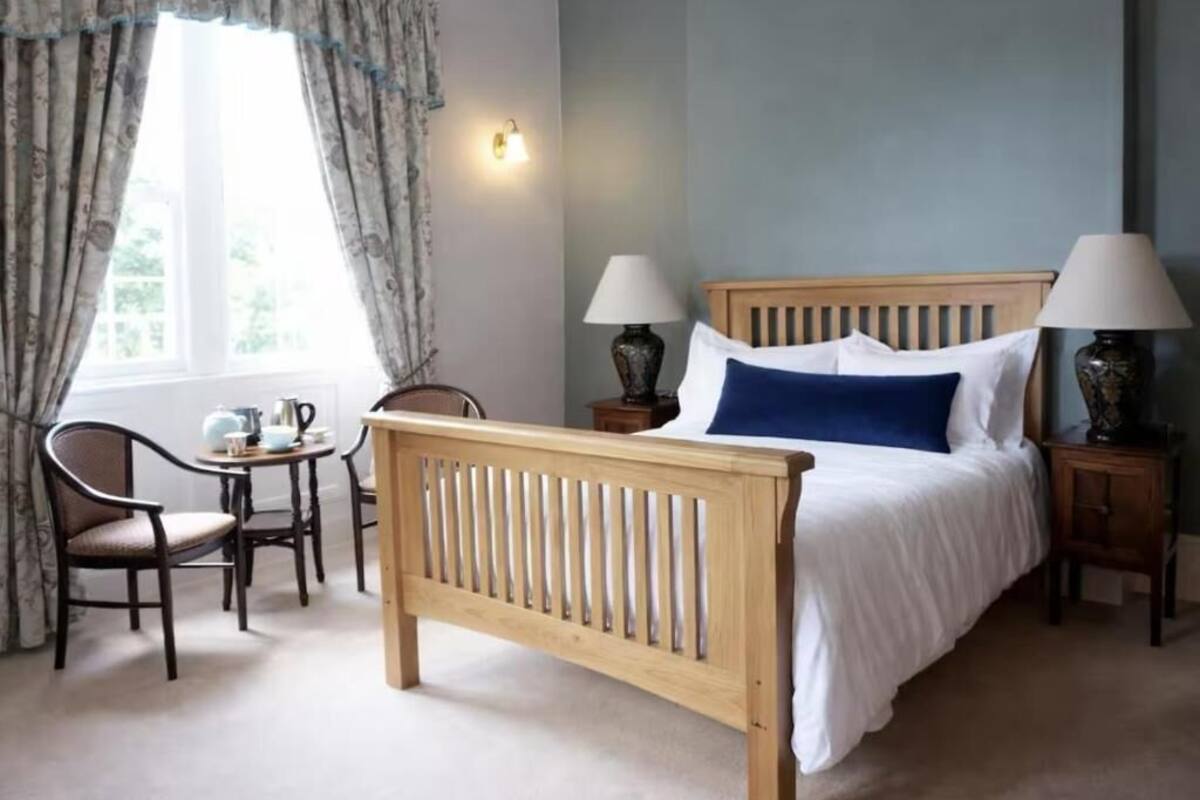 Signature Double Room | Premium bedding, desk, iron/ironing board, free cots/infant beds