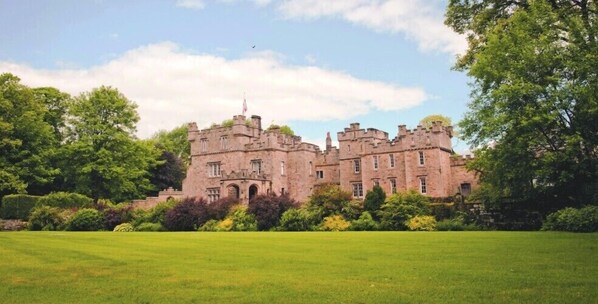 Exterior - Otterburn Castle Country House Hotel (Newcastle-upon-Tyne)