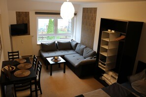 Apartment, 1 Bedroom (Auenviertel) | Living area | Flat-screen TV - Apartment Auenviertel (Erfurt)