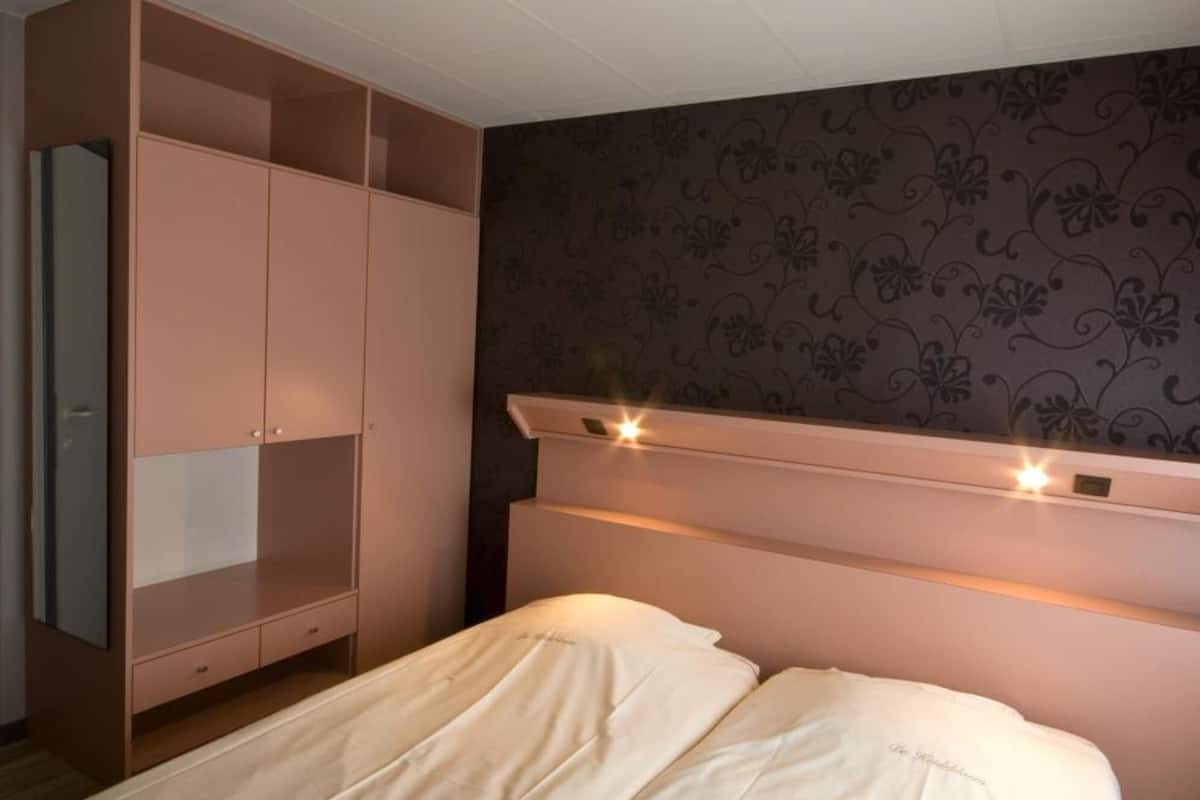 double room | minibar, desk, iron/ironing board, free wifi