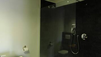 Dusche, Regendusche, kostenlose Toilettenartikel, Haartrockner