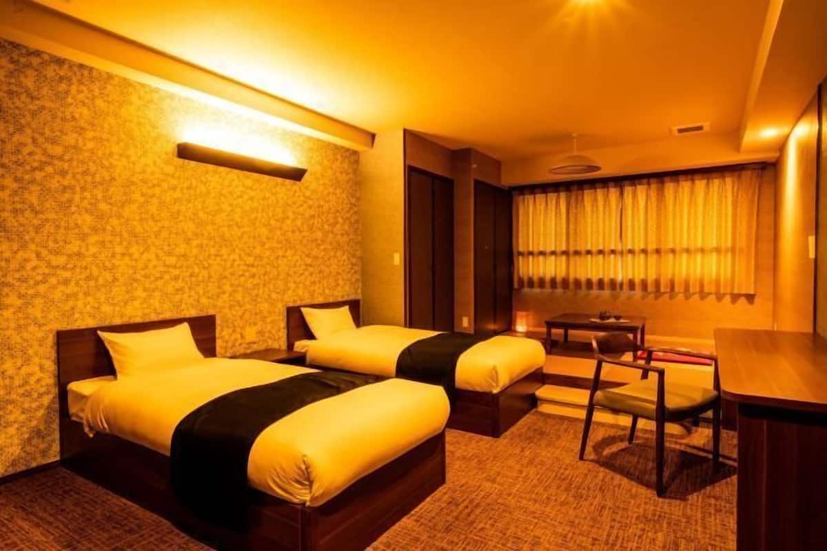 1 bedroom, in-room safe, desk, free WiFi