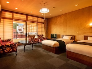 Suite Junior, non-fumeurs, vue ville (Japanese Western Style, with Bath, 3R) | Coffres-forts dans les chambres, bureau, Wi-Fi gratuit, draps fournis