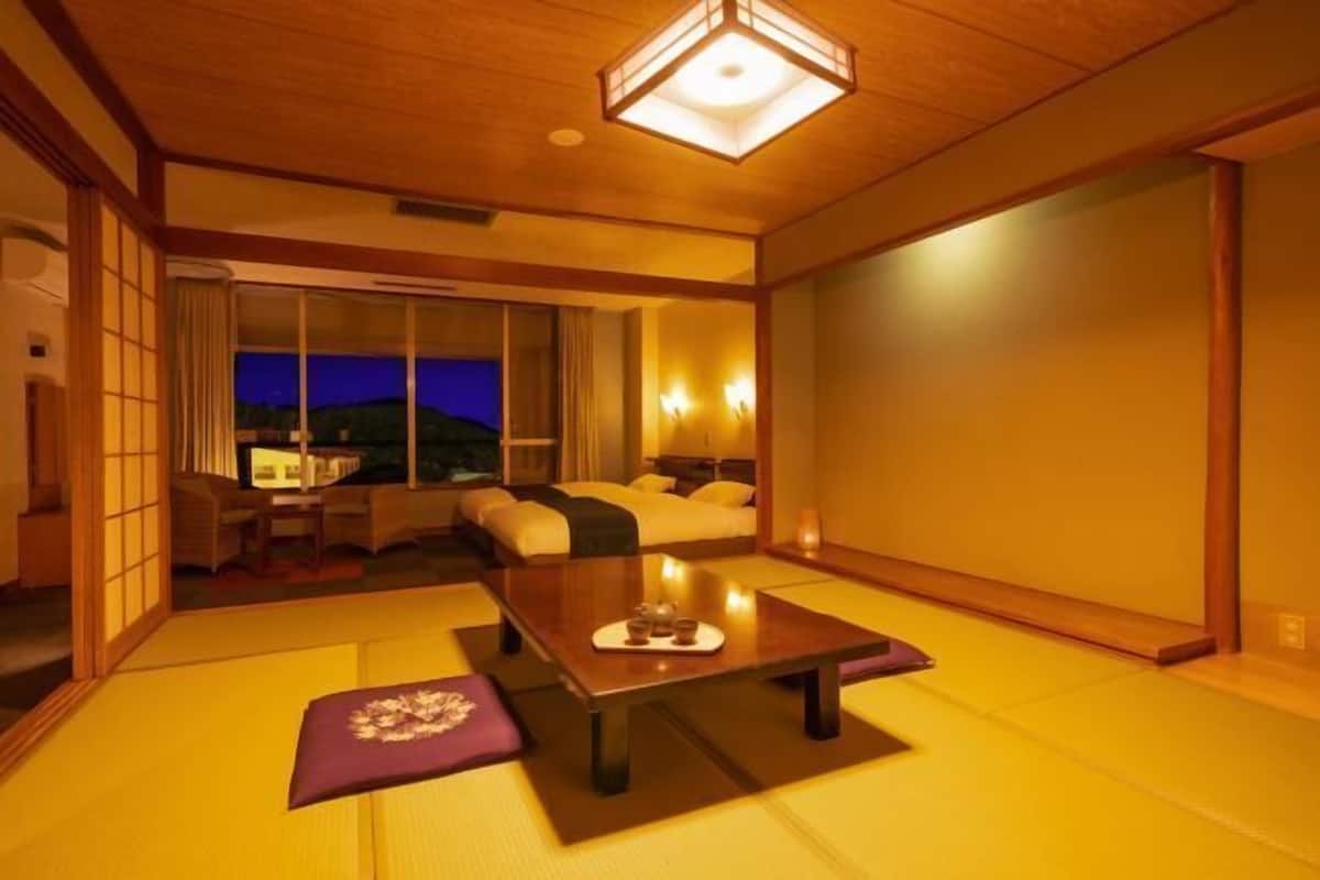 1 bedroom, in-room safe, desk, free WiFi