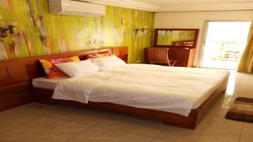 Suite Familiale, 1 très grand lit, non-fumeurs | Literie de qualité supérieure, bureau, rideaux occultants