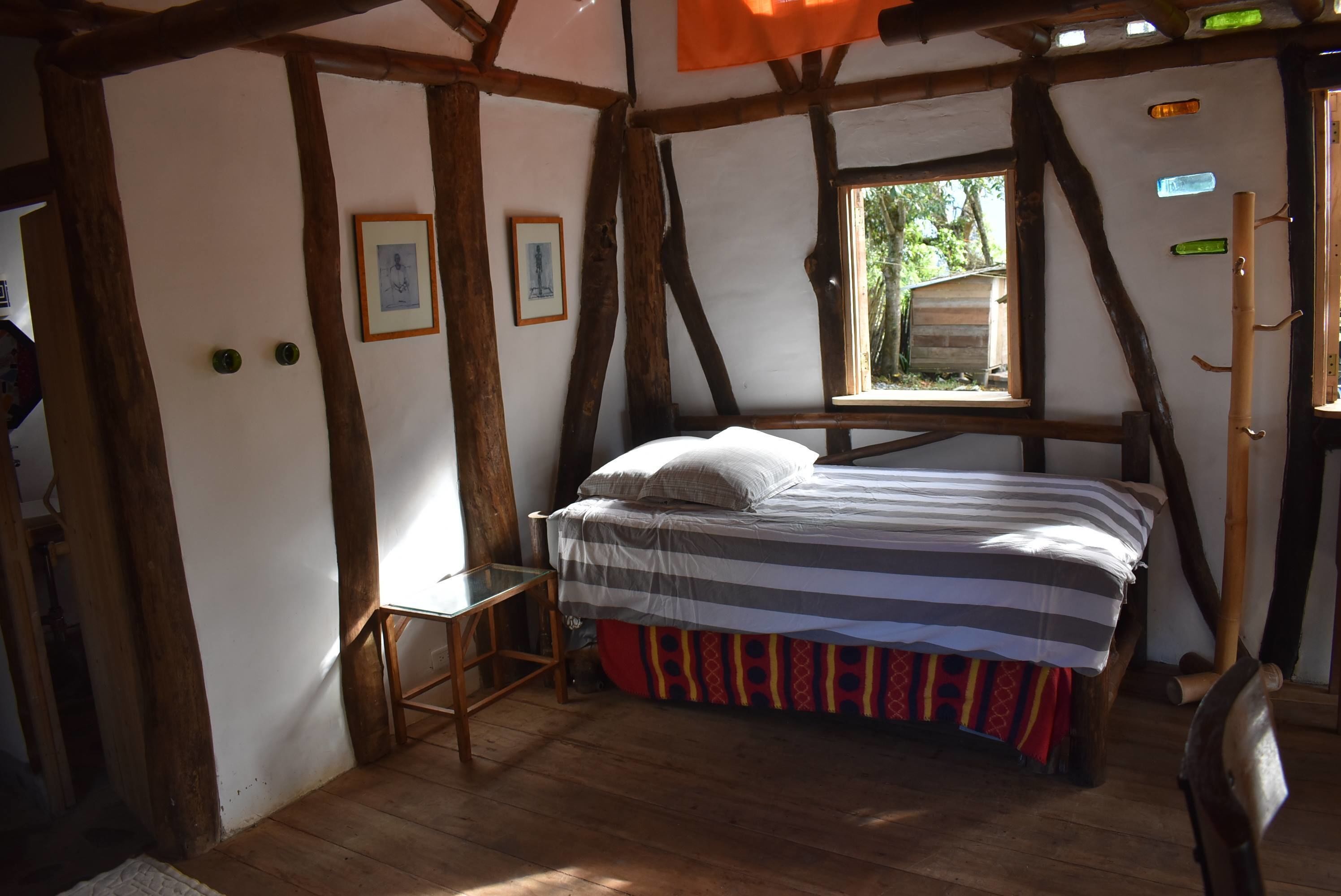 Down duvets, free WiFi, bed sheets
