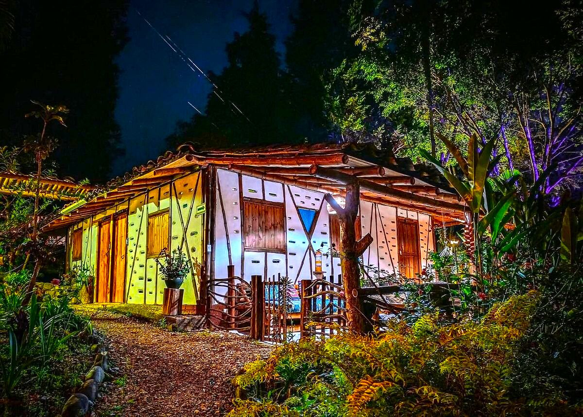 Flora | Couette en duvet, accès au Wi-Fi (inclus), literie fournie