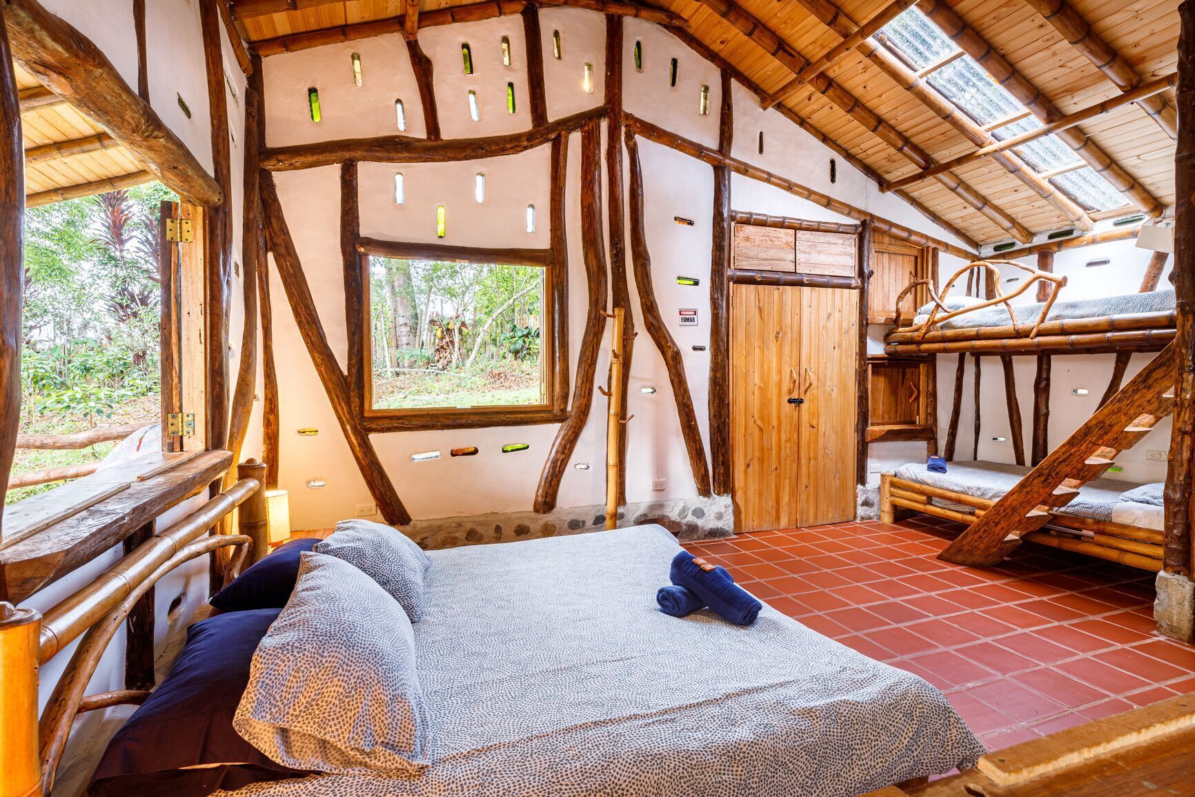 Down duvets, free WiFi, bed sheets