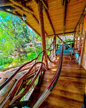 Acacia | Down duvets, free WiFi, bed sheets