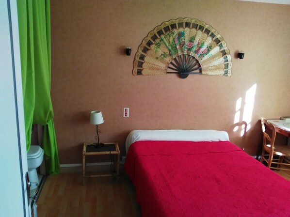 Double Room | Individually decorated, individually furnished, blackout curtains