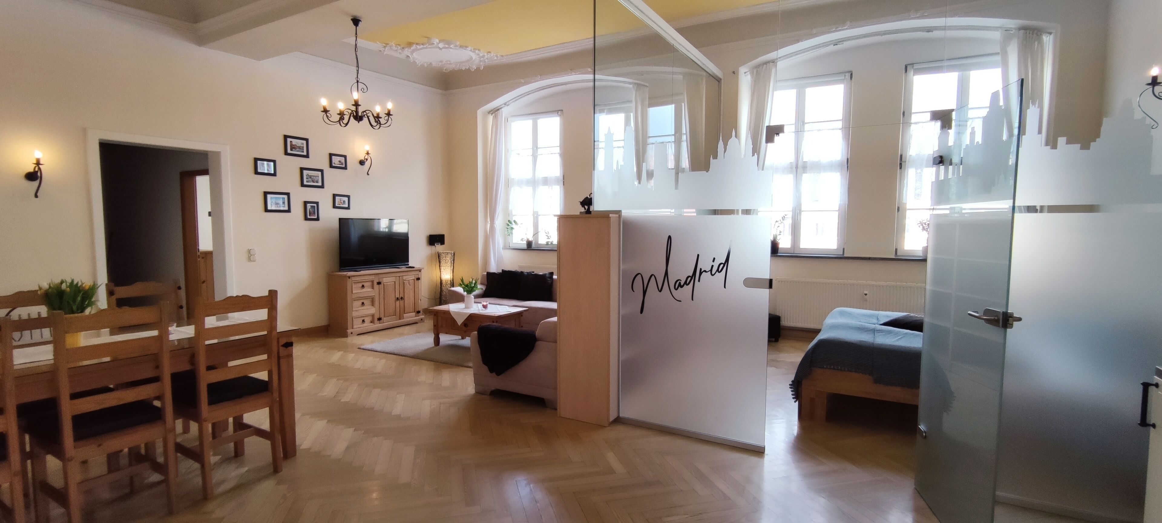 Royal appartement, 2 slaapkamers, toegankelijk voor mindervaliden (Madrid) | Luxe beddengoed, een kluis op de kamer, individueel gedecoreerd