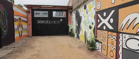 Entrée de l’hébergement