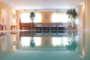 Indoor pool, pool loungers