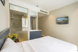 Blackout curtains, soundproofing, iron/ironing board, free WiFi - Parklane Hotel Saigon South (Ho Chi Minh City)