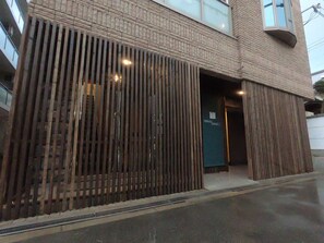 Property entrance - TERRACE HOUSE Bentencho (Osaka)