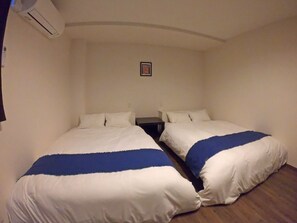 Twin Room, 2 Double Beds | Blackout drapes, WiFi (free), bed sheets - TERRACE HOUSE Bentencho (Osaka)