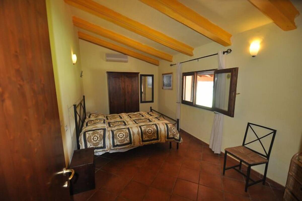 Apartamento estándar, vistas al jardín (4 Beds) | Ropa de cama de alta calidad, caja fuerte, escritorio y wifi gratis