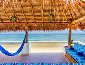 Terrace/patio - Ocean Front Private 3 Bedroom Villa in Akumal (Akumal)