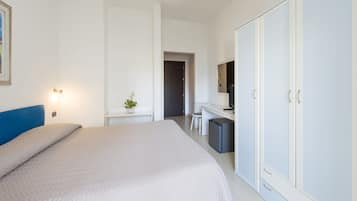 Minibar, Zimmersafe, Schreibtisch, kostenloses WLAN