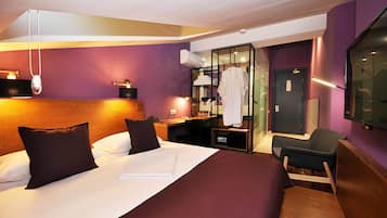 Standard Double Room | Premium bedding, minibar, in-room safe, individually decorated