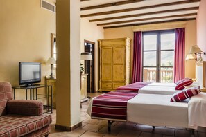 Quarto casal ou duplo | Frigobar, Wi-Fi de cortesia, roupa de cama