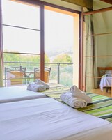Minibar, wifi gratis, ropa de cama y acceso para silla de ruedas