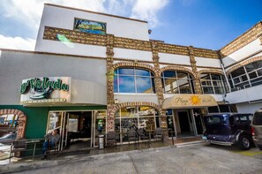 A building with a cafe and a restaurant.