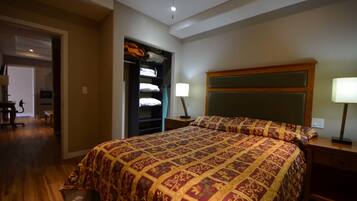 Suite, 1 cama Queen size y sofá cama, para no fumadores | 1 habitación, escritorio, tabla de planchar con plancha y wifi gratis