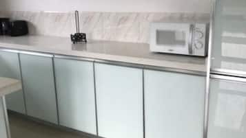 Deluxe Villa, Accessible | Private kitchen | Fridge, microwave, oven, stovetop
