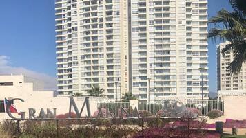 Mặt tiền nơi lưu trú