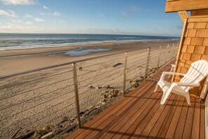 Balcony view - Pelican Shores Inn (Lincoln City)