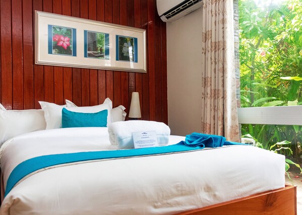 Minibar, Zimmersafe, Schreibtisch, Bügeleisen/Bügelbrett