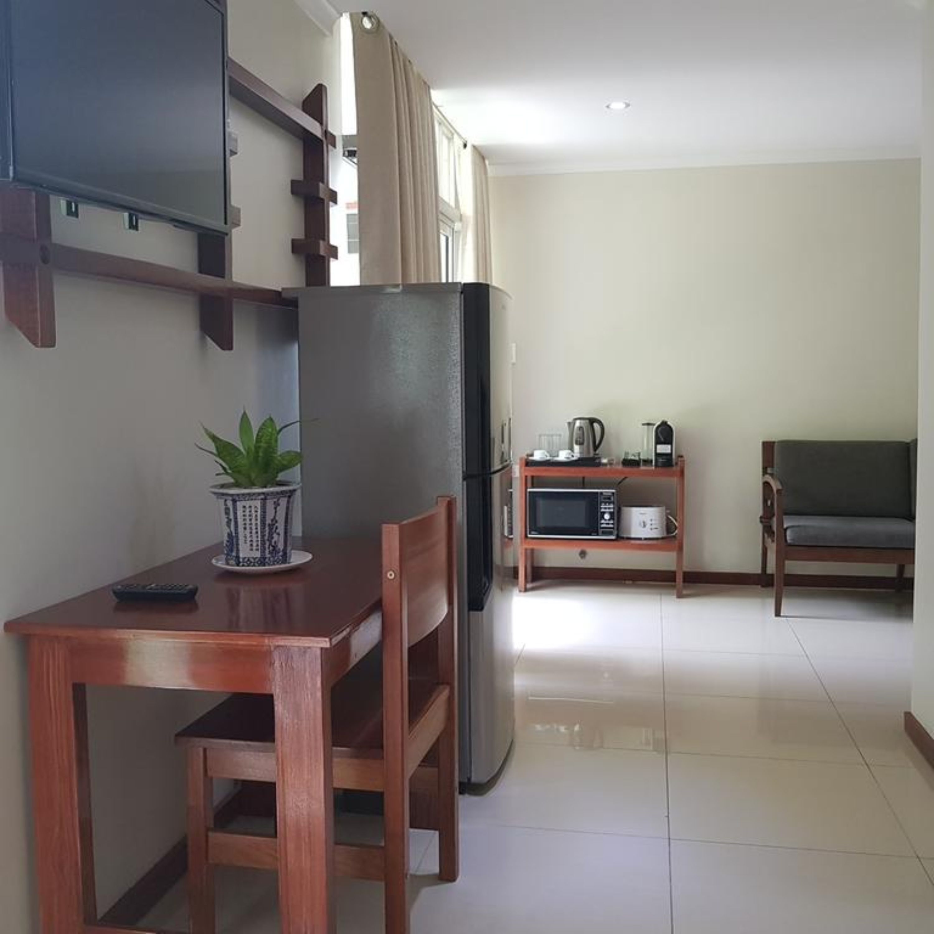 studio suite | in-room dining