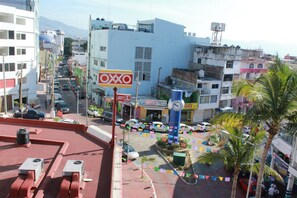 City view from property - Hotel Isabella (Acapulco)