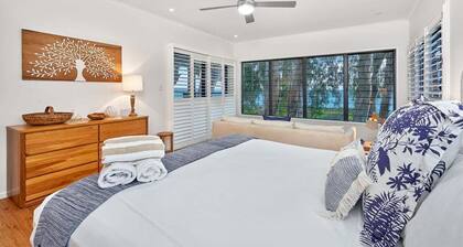 Seascape - Absolute Beachfront, Luxury Holiday house in Clifton Beach