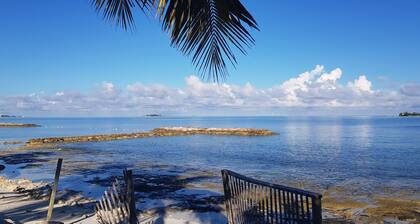 Gemütliche 2 Schlafzimmer, 2 Badezimmer direkt an der West Bay Street