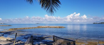 Spacious 2 Bed, 2 Bath just off West Bay Street