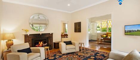 TV connectée, cheminée