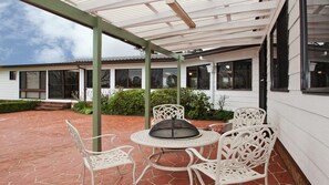 Outdoor dining - Hope - a large country house set on 28 acres (Exeter)