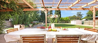 That Pink House! – pets welcome